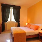 House Aurora Cortona
