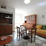 Aparthotel House Aurora 3*