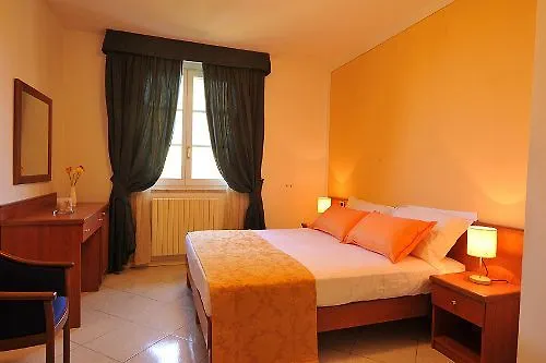 House Aurora Cortona